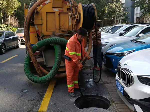 幸福路街道排污管道清淤